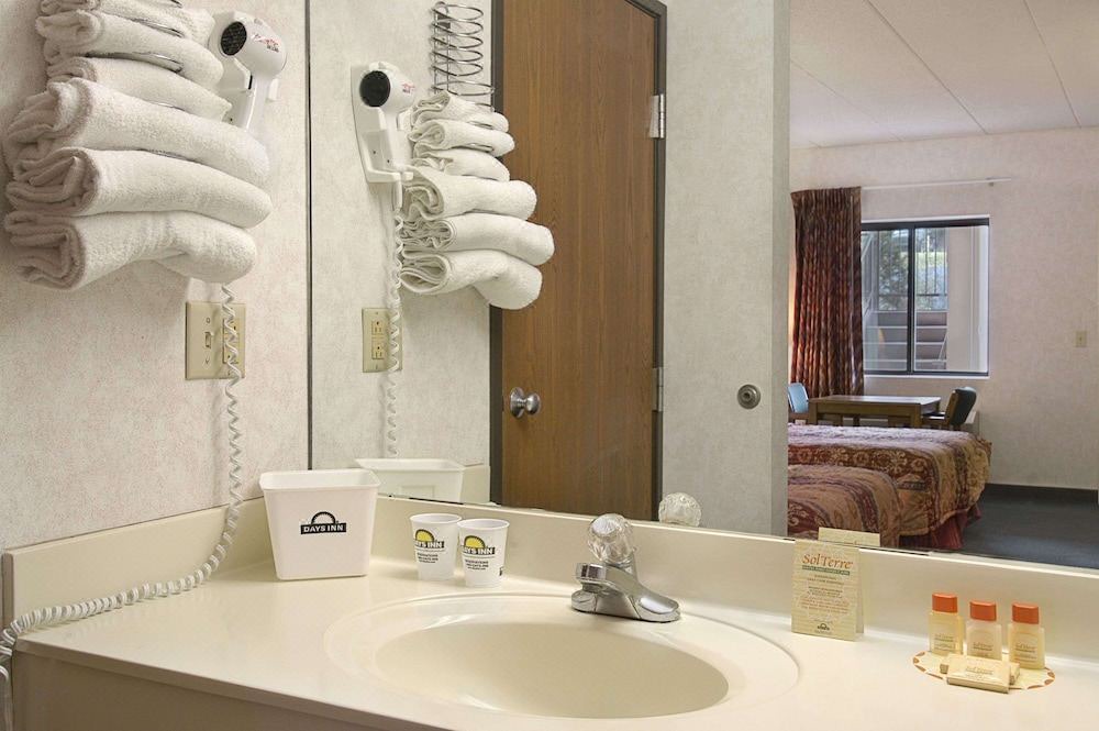 Photo of Bathroom in Morehead