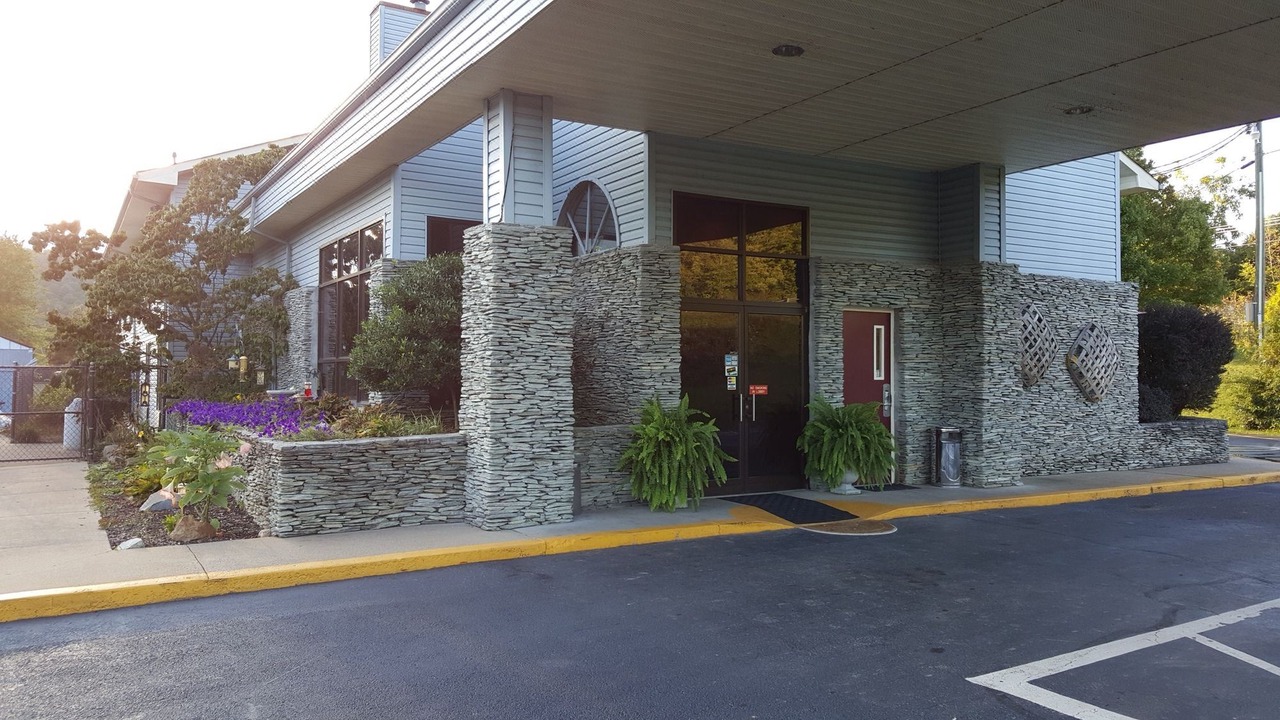 Photo of Buildings in Mountain City