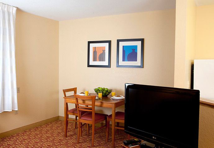 Photo of Livingroom in Potomac Falls