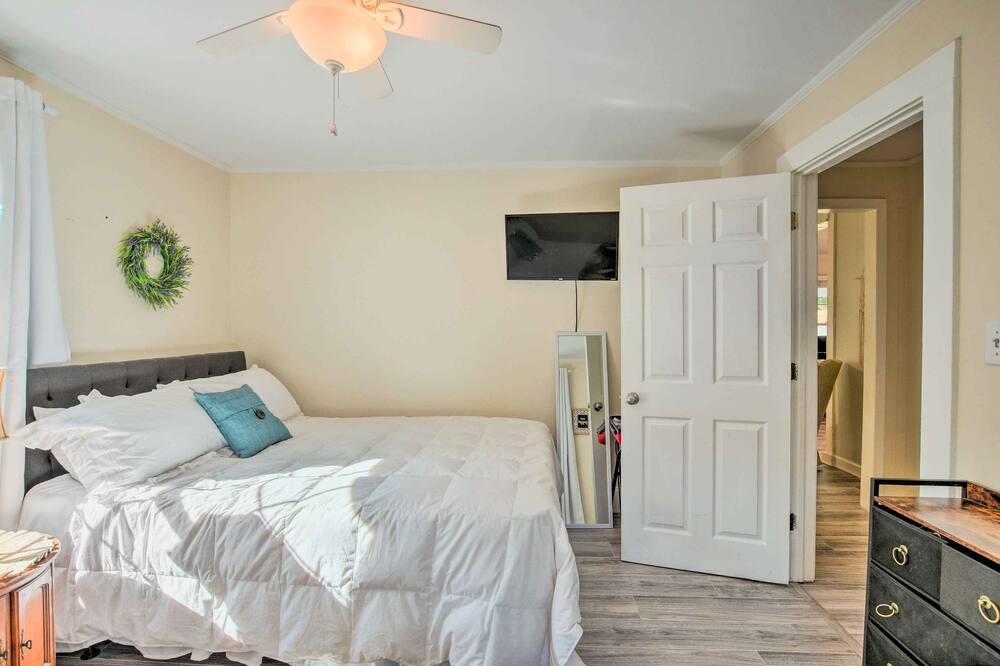 Photo of Bedroom in Forest City