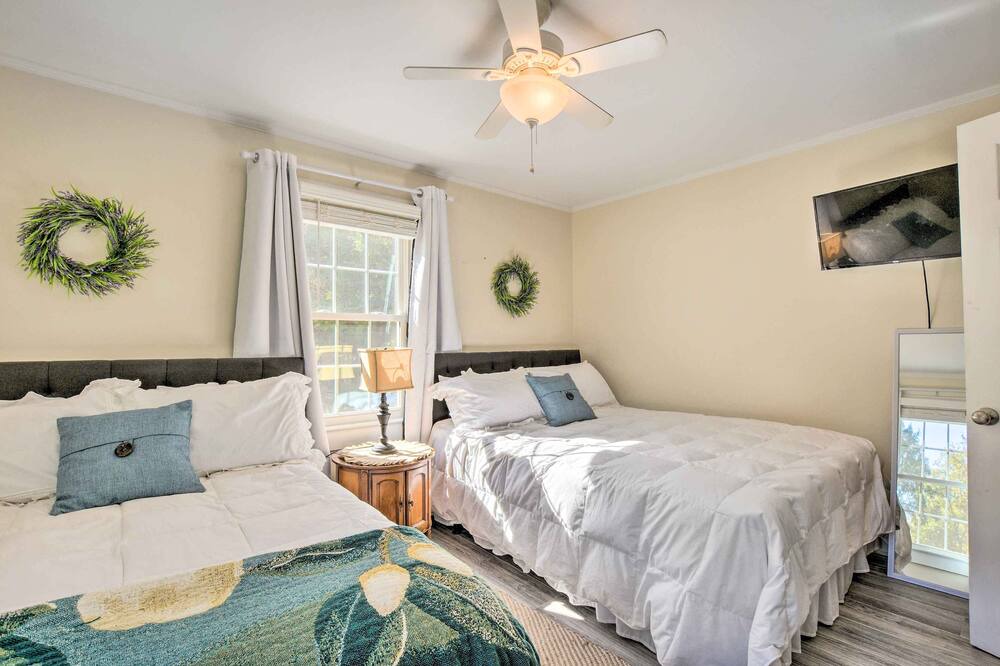 Photo of Bedroom in Forest City