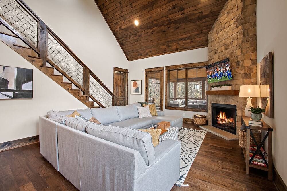 Photo of Bedroom in Elk Park