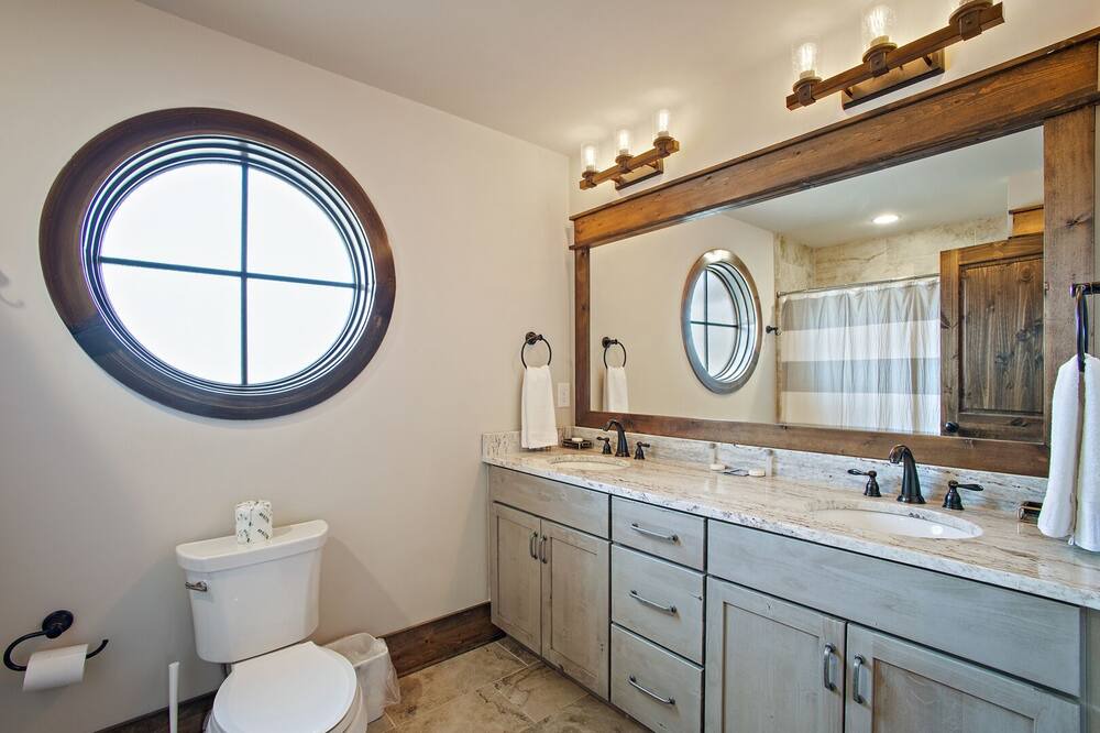 Photo of Bathroom in Elk Park