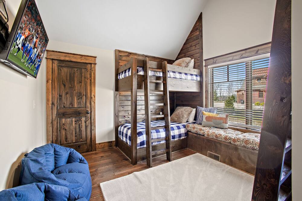 Photo of Bedroom in Elk Park