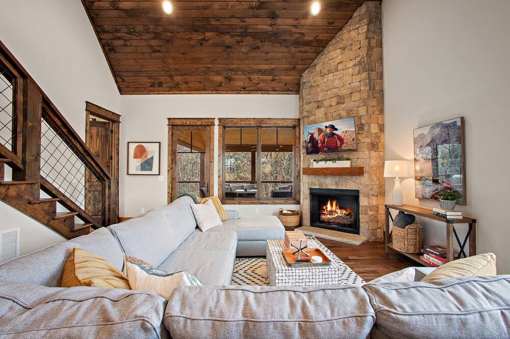 Photo of Livingroom in Elk Park