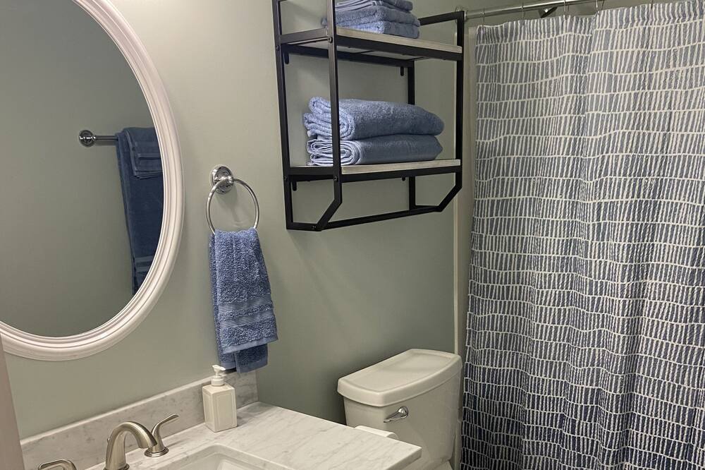 Photo of Bathroom in Maysville