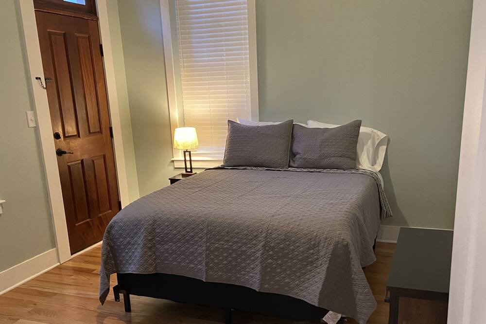 Photo of Bedroom in Maysville