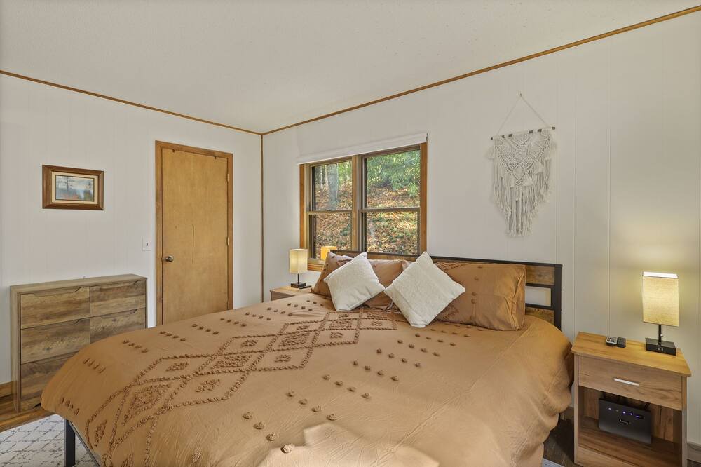 Photo of Bedroom in Elk Park