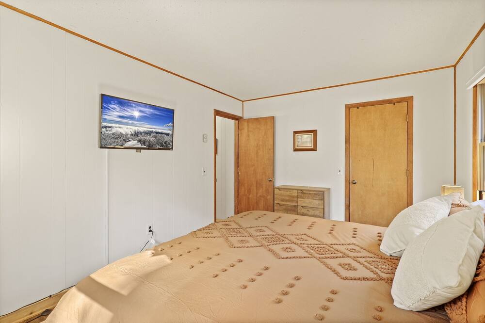 Photo of Bedroom in Elk Park
