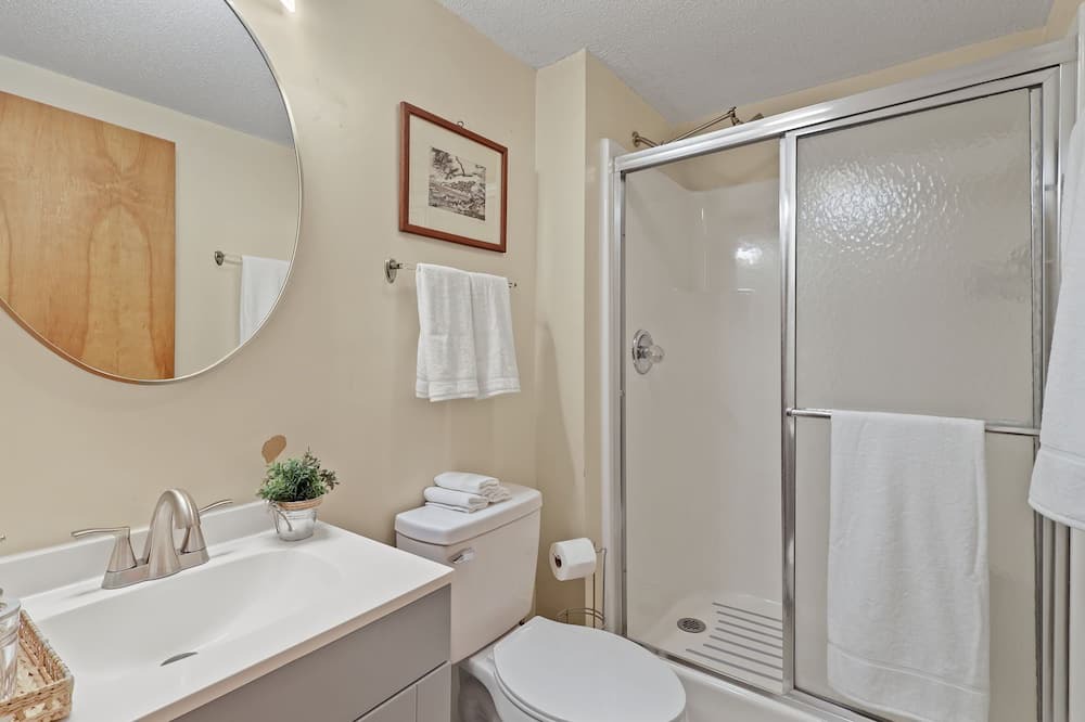 Photo of Bathroom in Elk Park