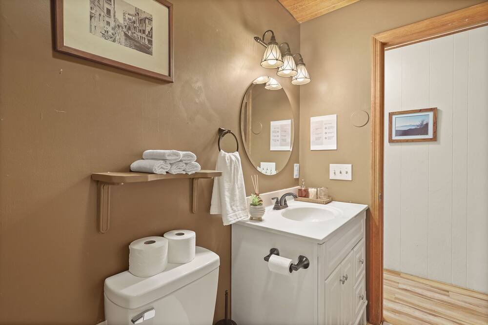 Photo of Bathroom in Elk Park