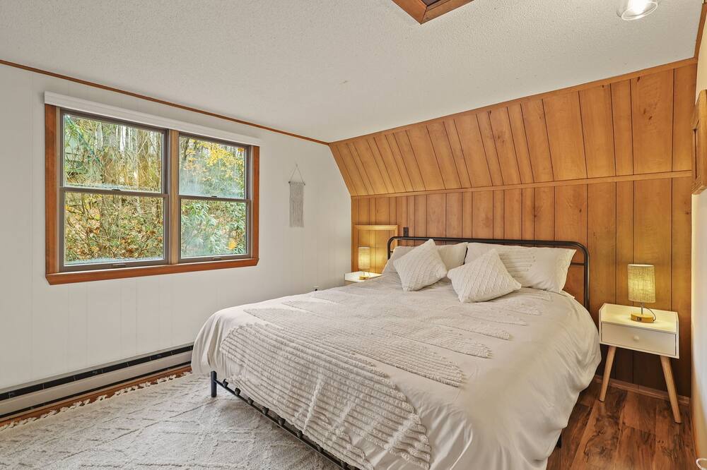 Photo of Bedroom in Elk Park