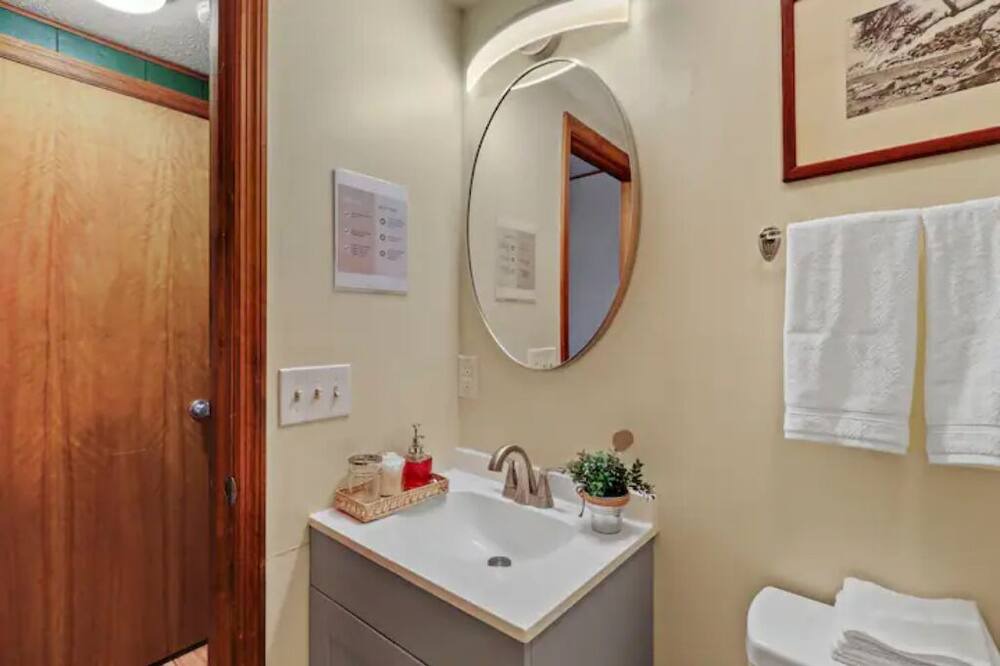 Photo of Bathroom in Elk Park