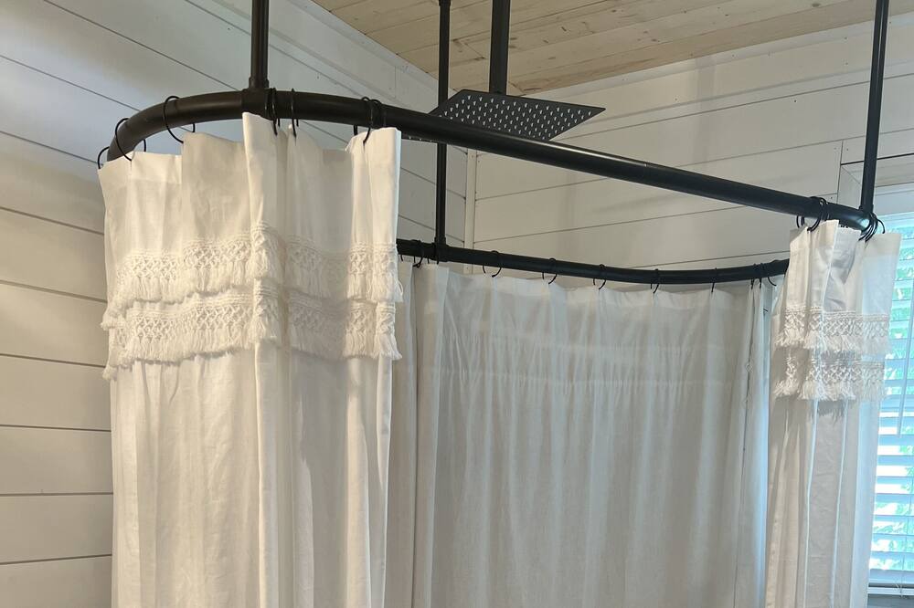 Photo of Bedroom in Piney Flats