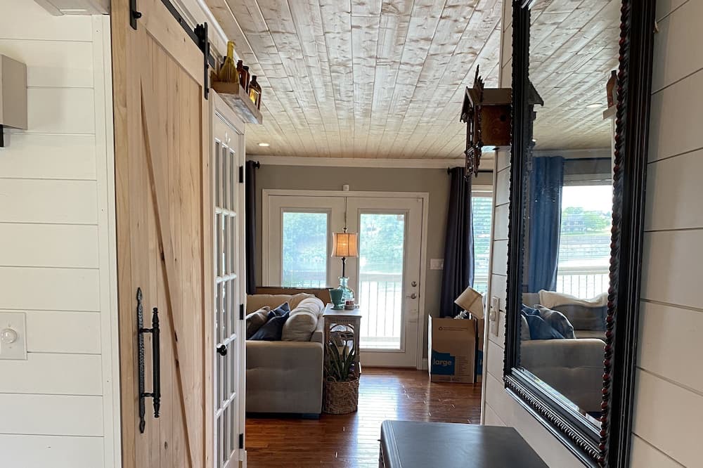 Photo of Bedroom in Piney Flats