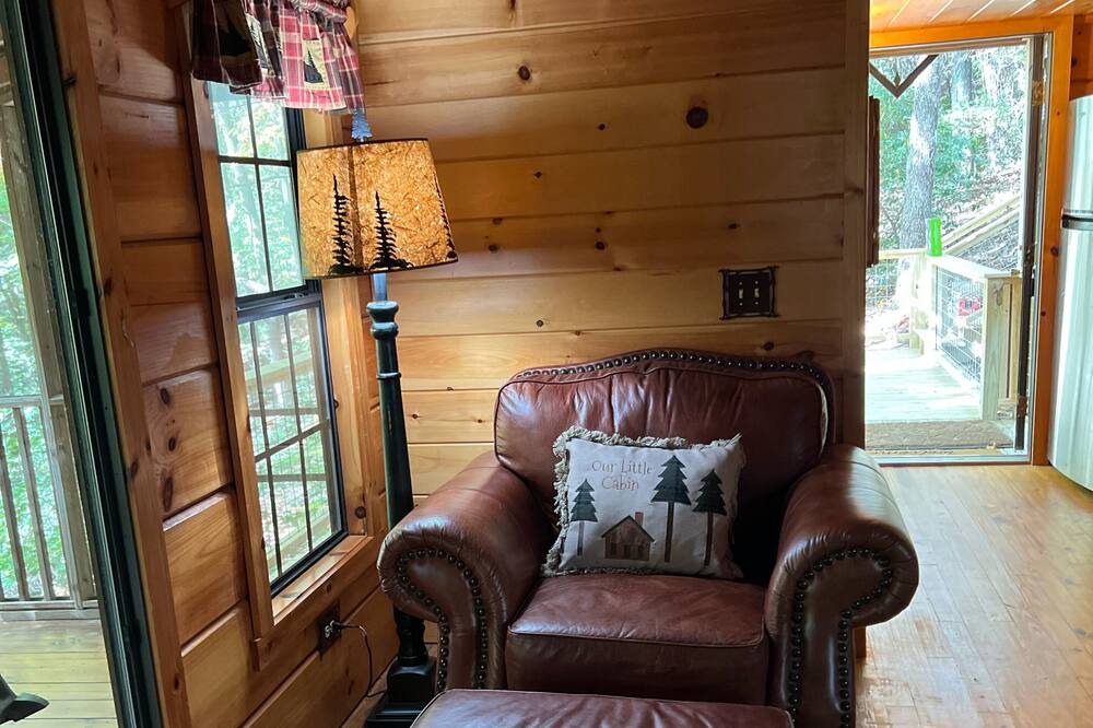 Photo of Livingroom in Millers Creek