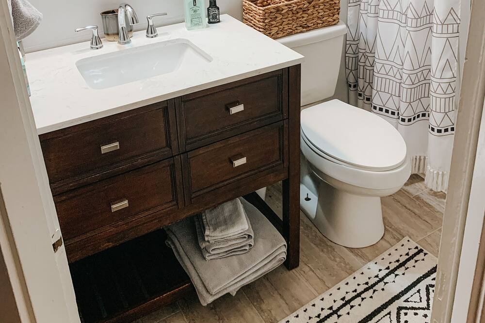 Photo of Bathroom in Maysville