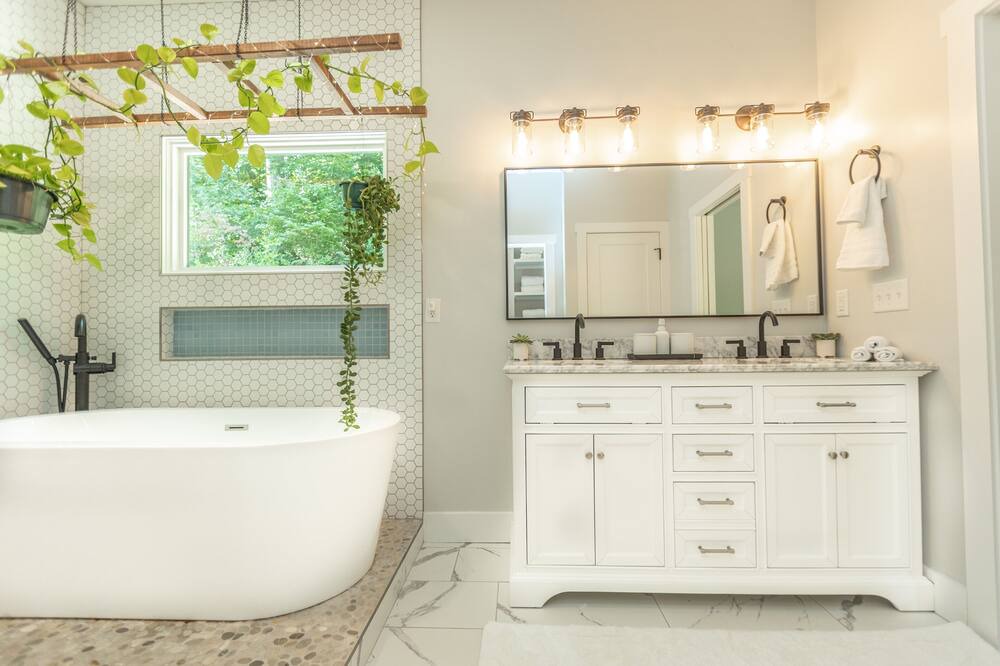 Photo of Bathroom in Swannanoa