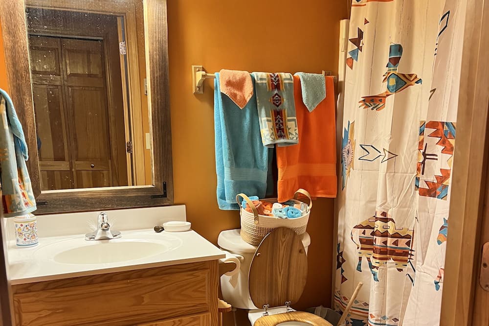 Photo of Bathroom in Piney Creek