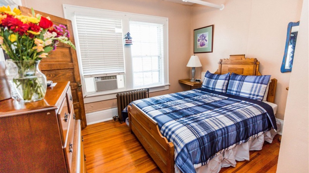 Photo of Bedroom in Hendersonville