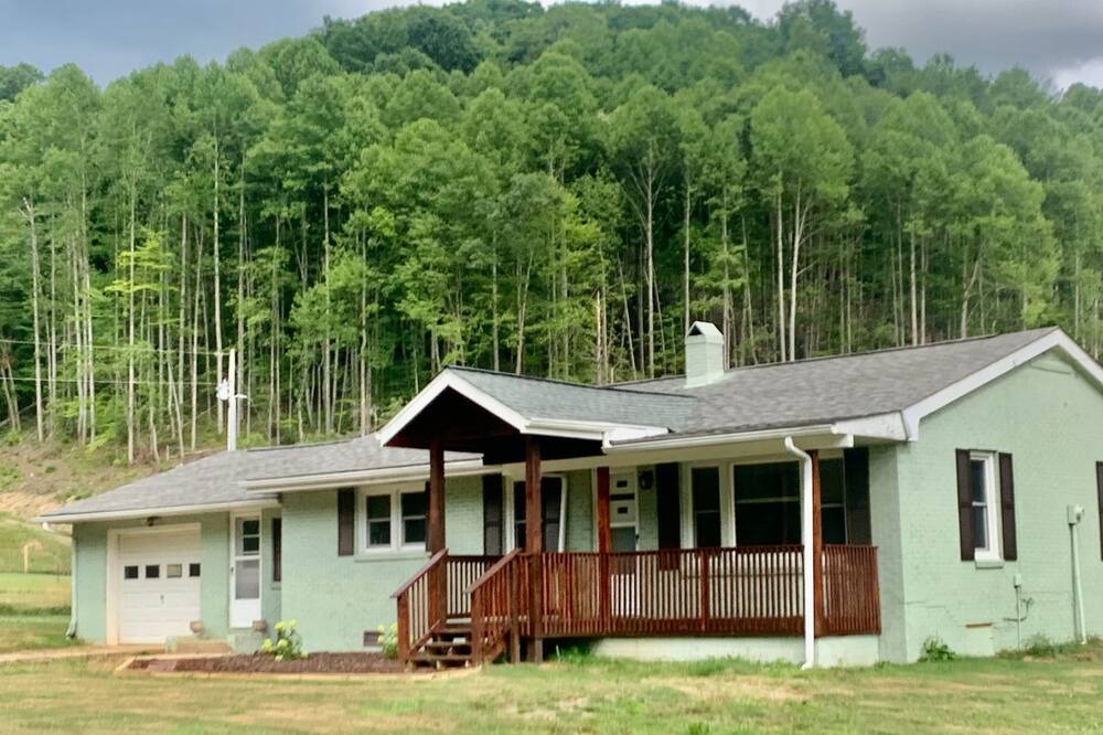 Photo of Outdoor in Bakersville
