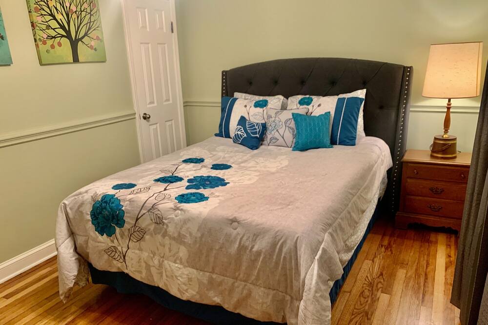 Photo of Bedroom in Bakersville