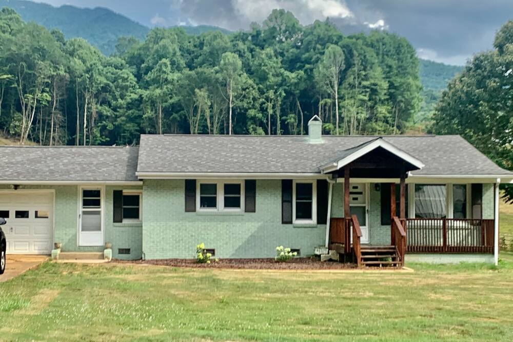 Photo of Outdoor in Bakersville