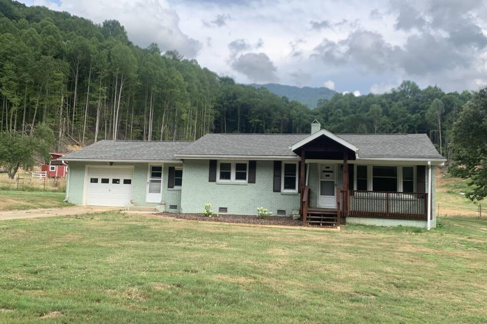 Photo of Outdoor in Bakersville