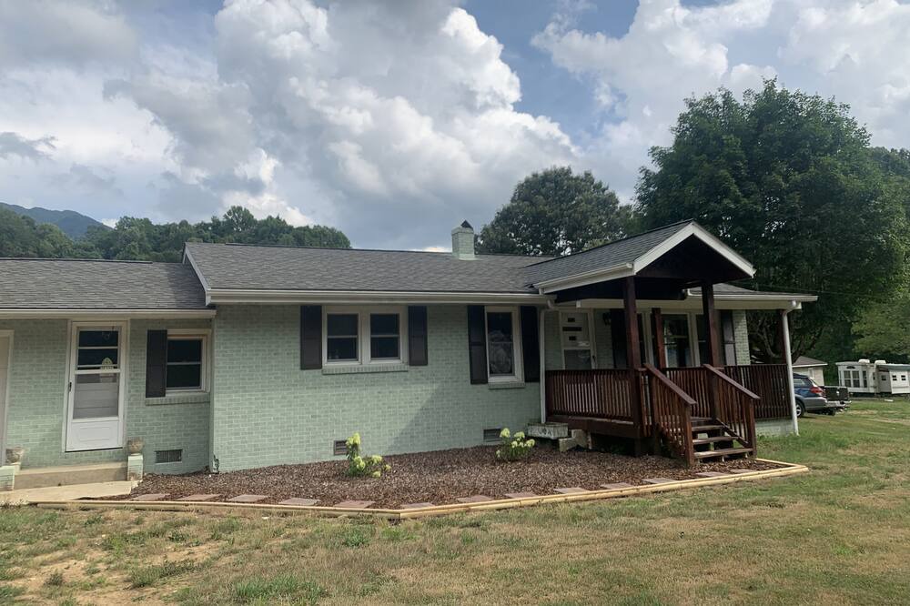 Photo of Outdoor in Bakersville