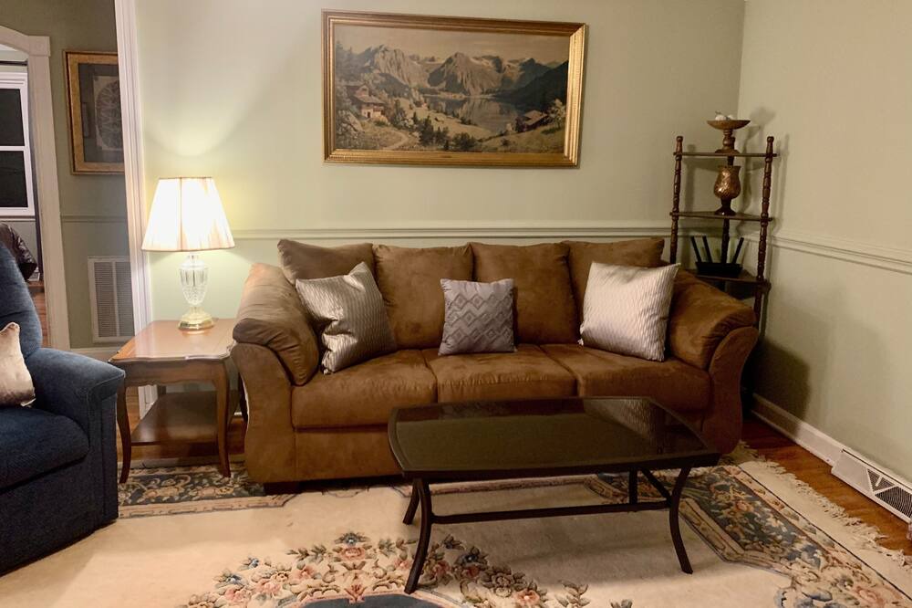 Photo of Livingroom in Bakersville