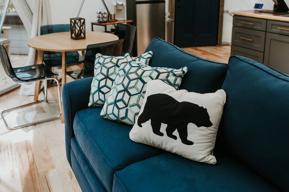 Photo of Livingroom in Pittman Center