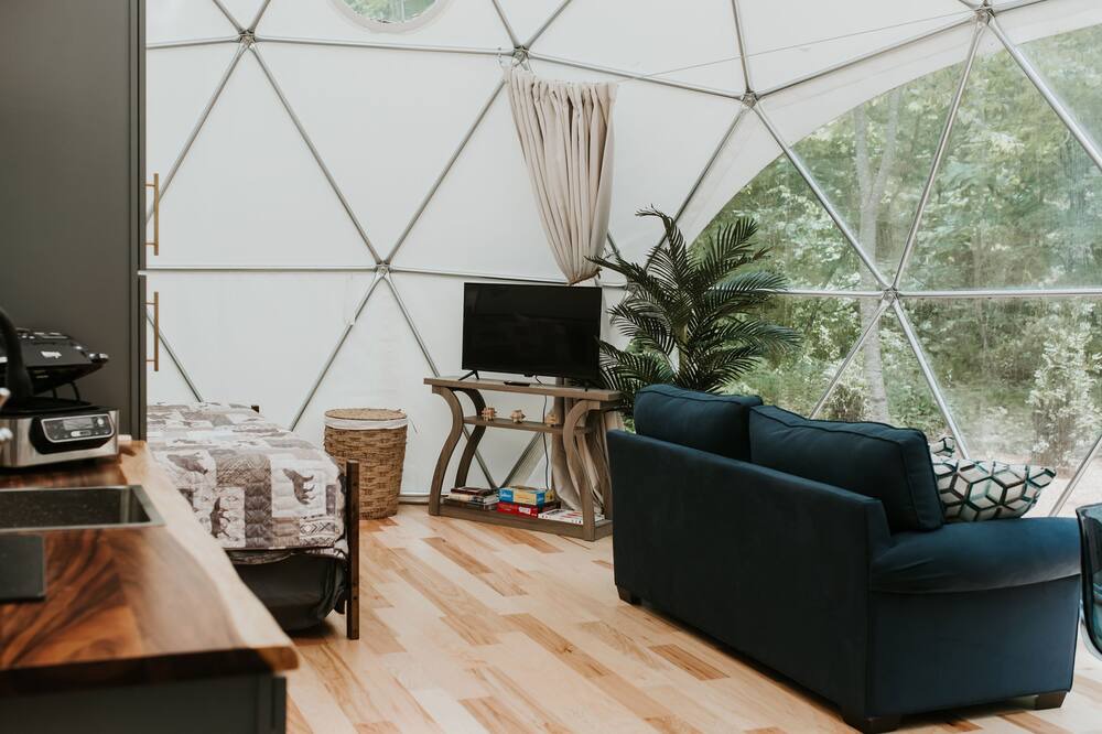 Photo of Livingroom in Pittman Center