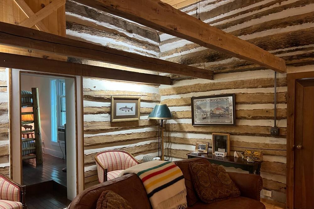 Photo of Livingroom in Johnson City