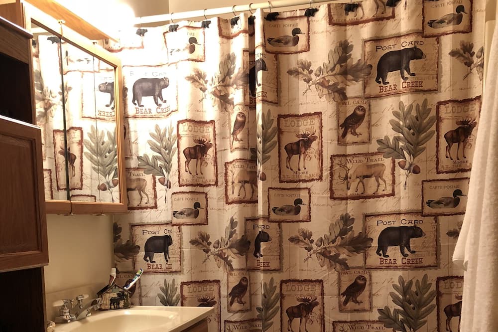 Photo of Bathroom in Grassy Creek