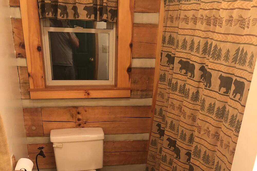 Photo of Bathroom in Grassy Creek