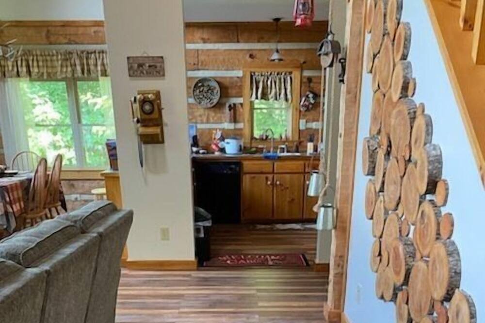 Photo of Livingroom in Grassy Creek