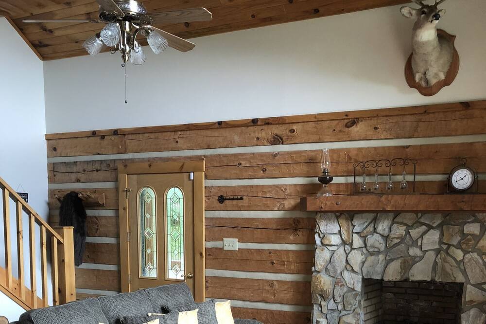 Photo of Livingroom in Grassy Creek