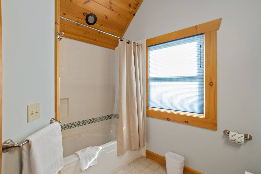 Photo of Bathroom in Vein Mountain