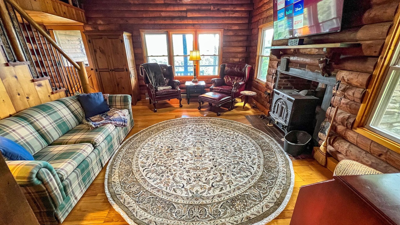 Photo of Livingroom in Lansing
