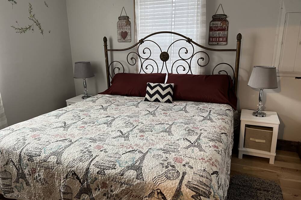 Photo of Bedroom in Jonesville