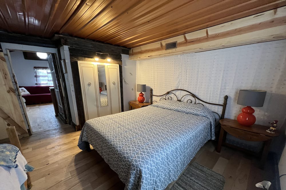 Photo of Bedroom in Jonesville