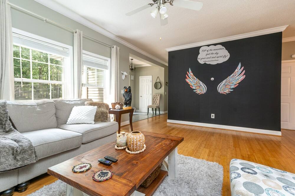 Photo of Livingroom in Beech Mountain