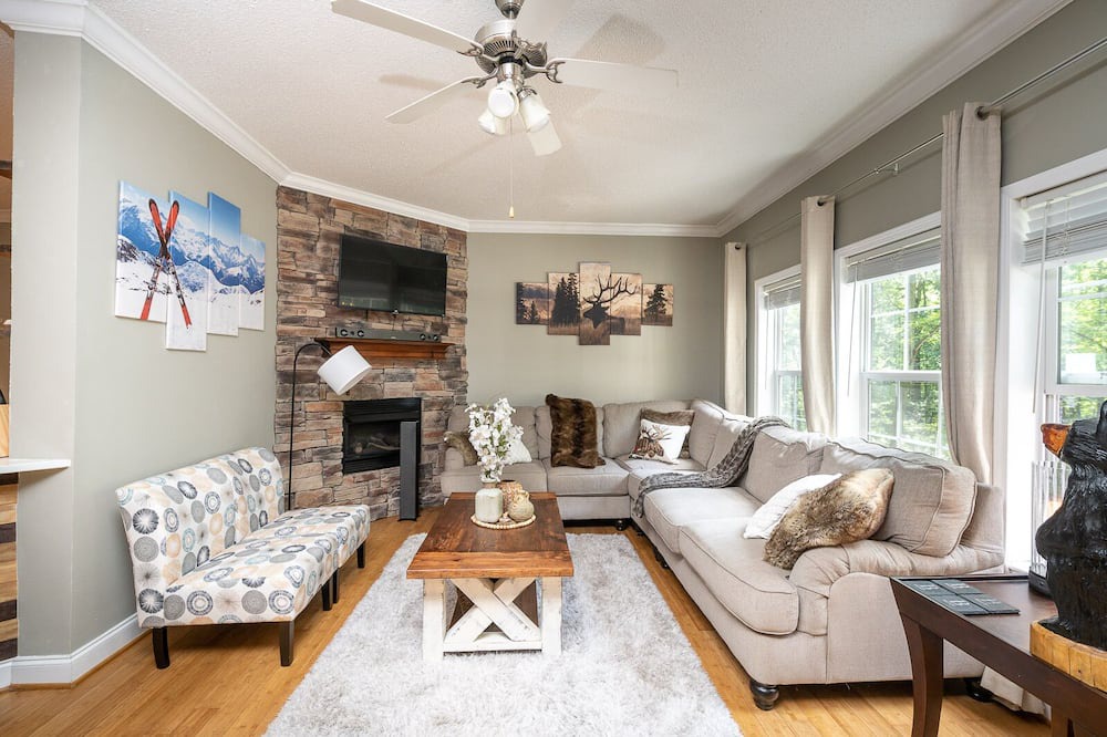 Photo of Livingroom in Beech Mountain