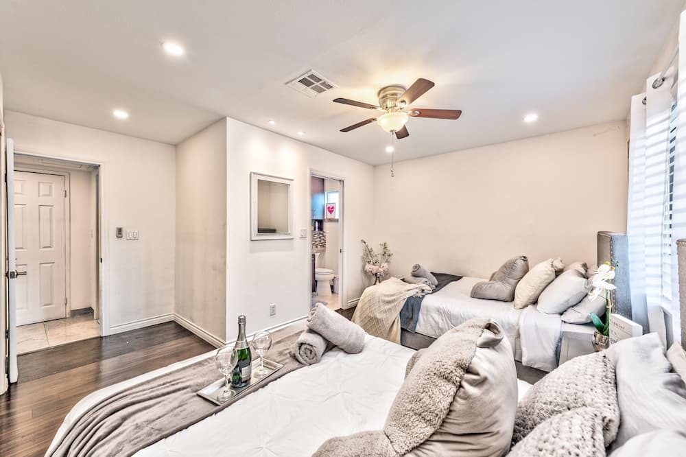 Photo of Bedroom in Spanish Oaks