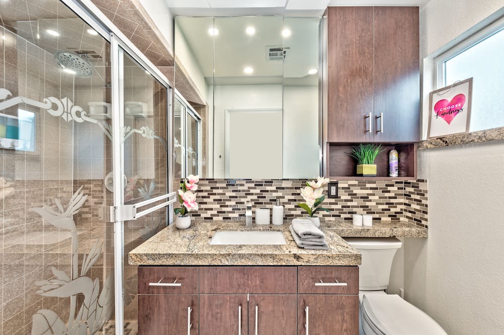 Photo of Bathroom in Spanish Oaks
