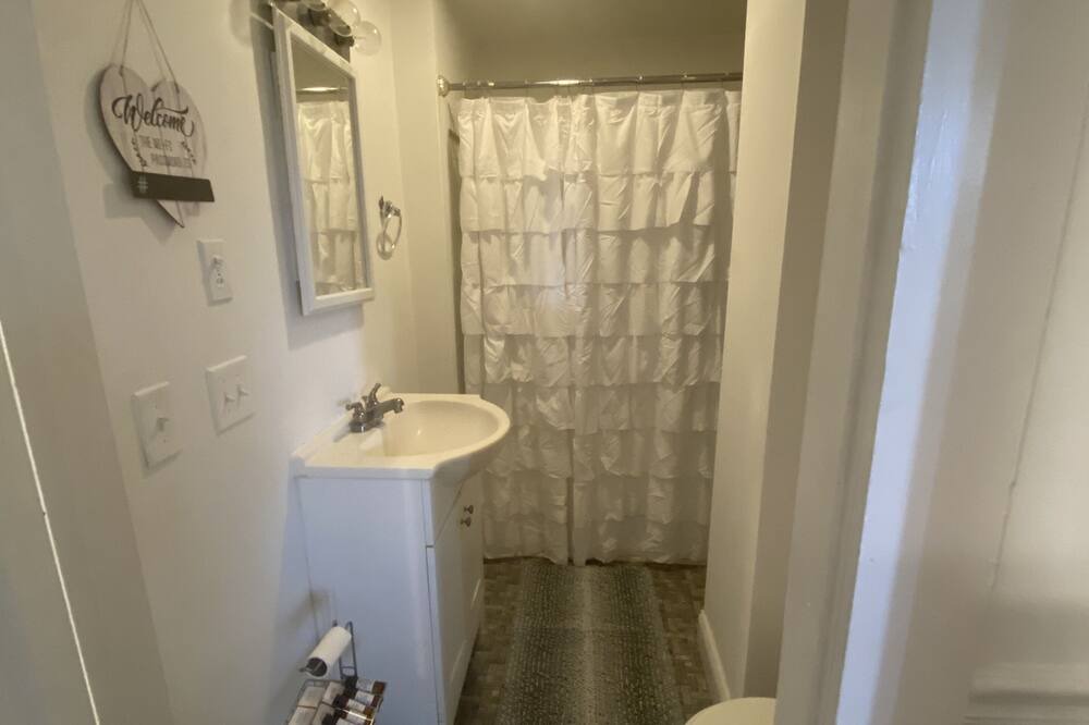 Photo of Bathroom in Rutherfordton