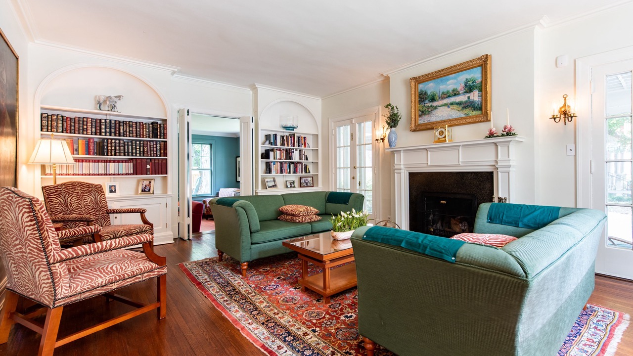 Photo of Livingroom in Northside District