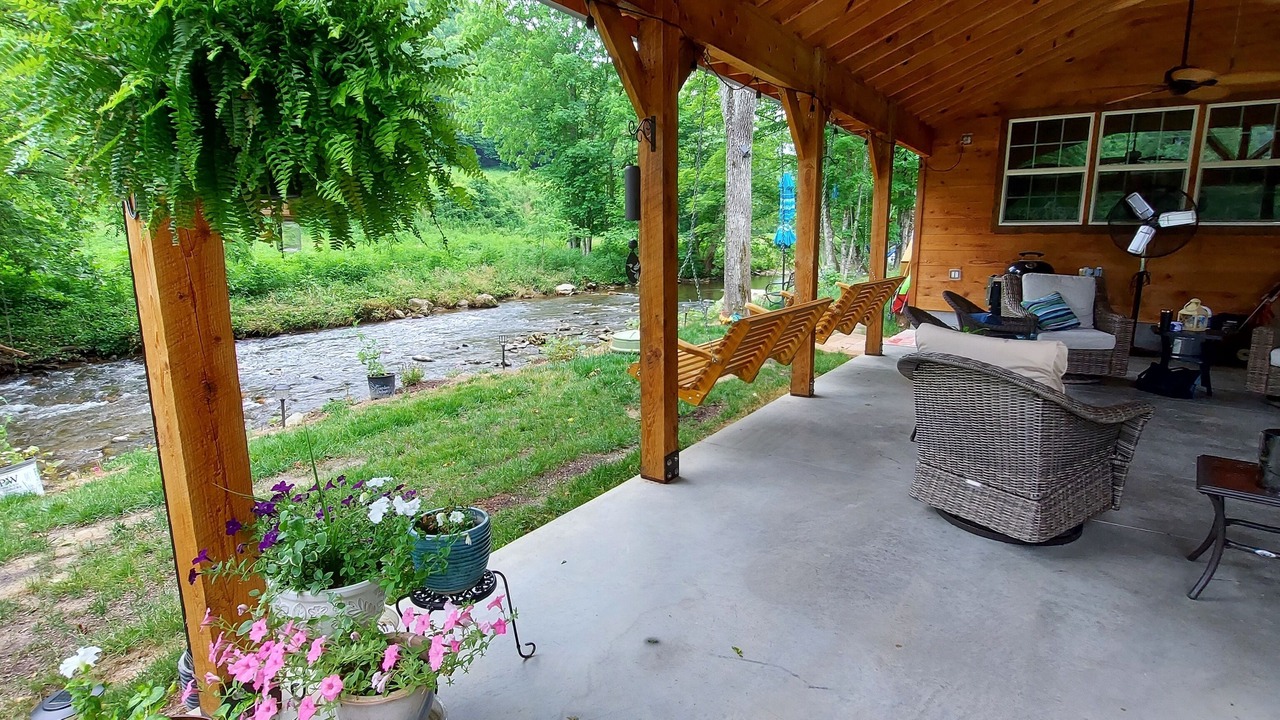 Photo of Outdoor in Flag Pond