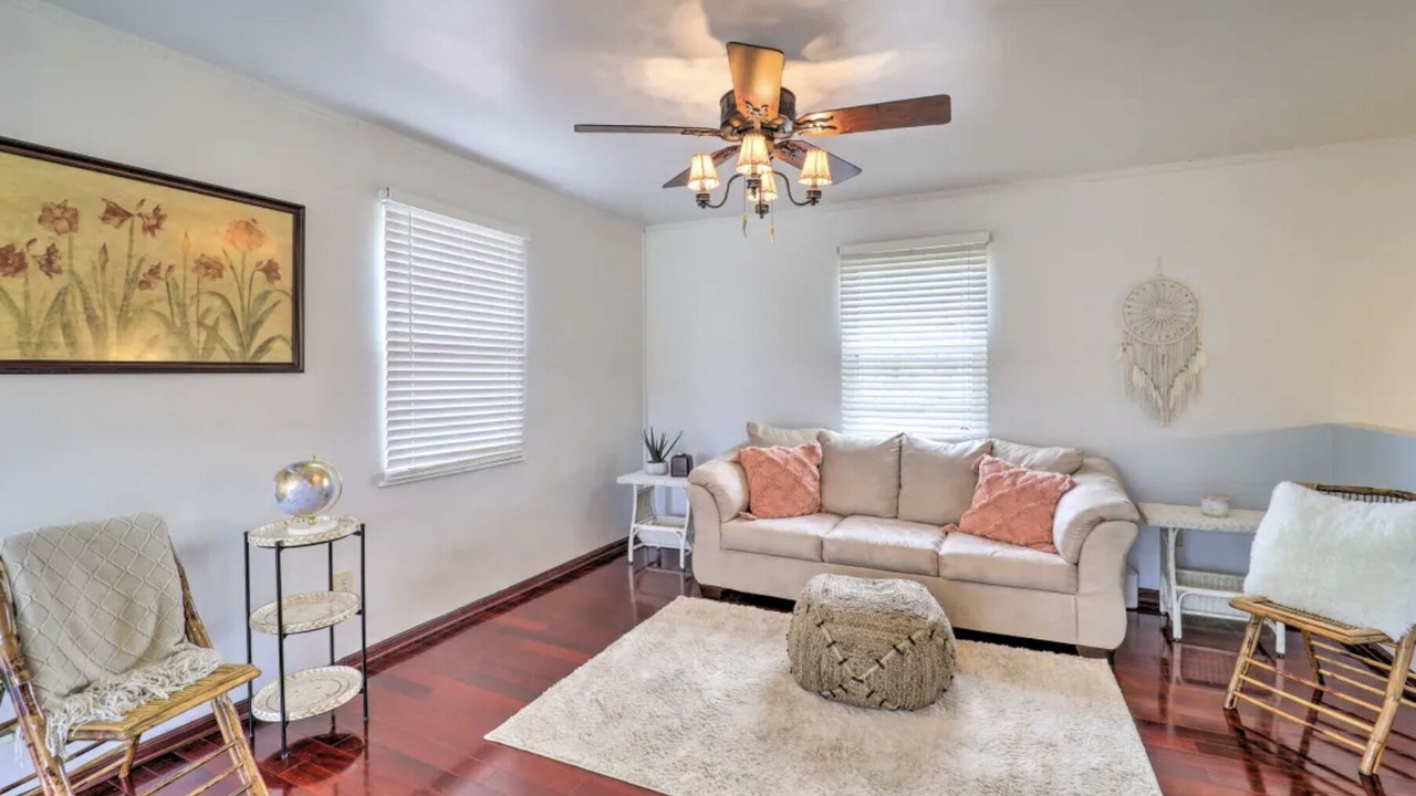 Photo of Livingroom in Jonesborough