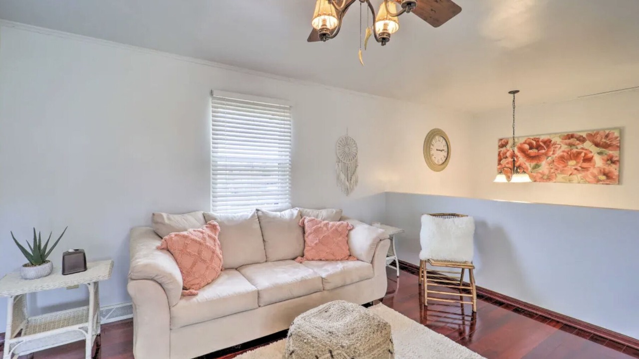 Photo of Livingroom in Jonesborough